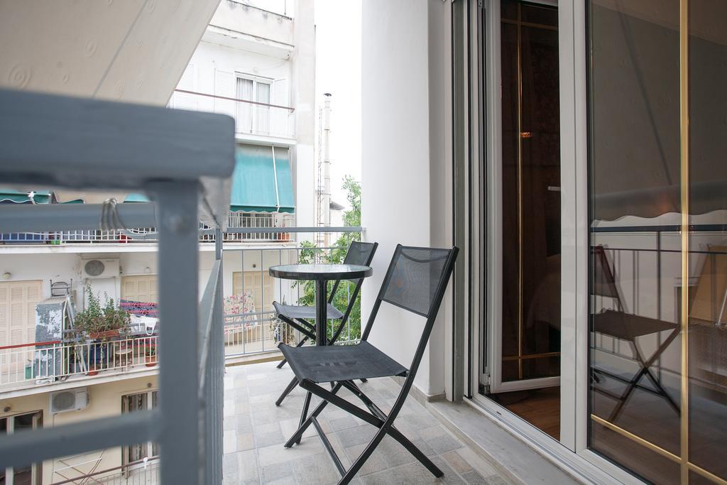 Elegant And Safe Gold And Blue Apartment Walk To Acropolis 아테네 외부 사진